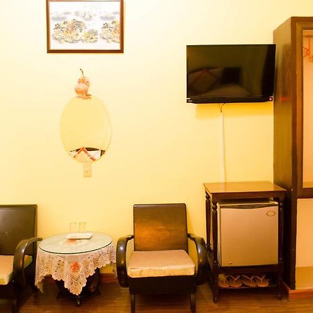 Nhu Phu Hotel Hue Buitenkant foto