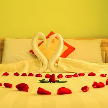 Nhu Phu Hotel Hue Buitenkant foto