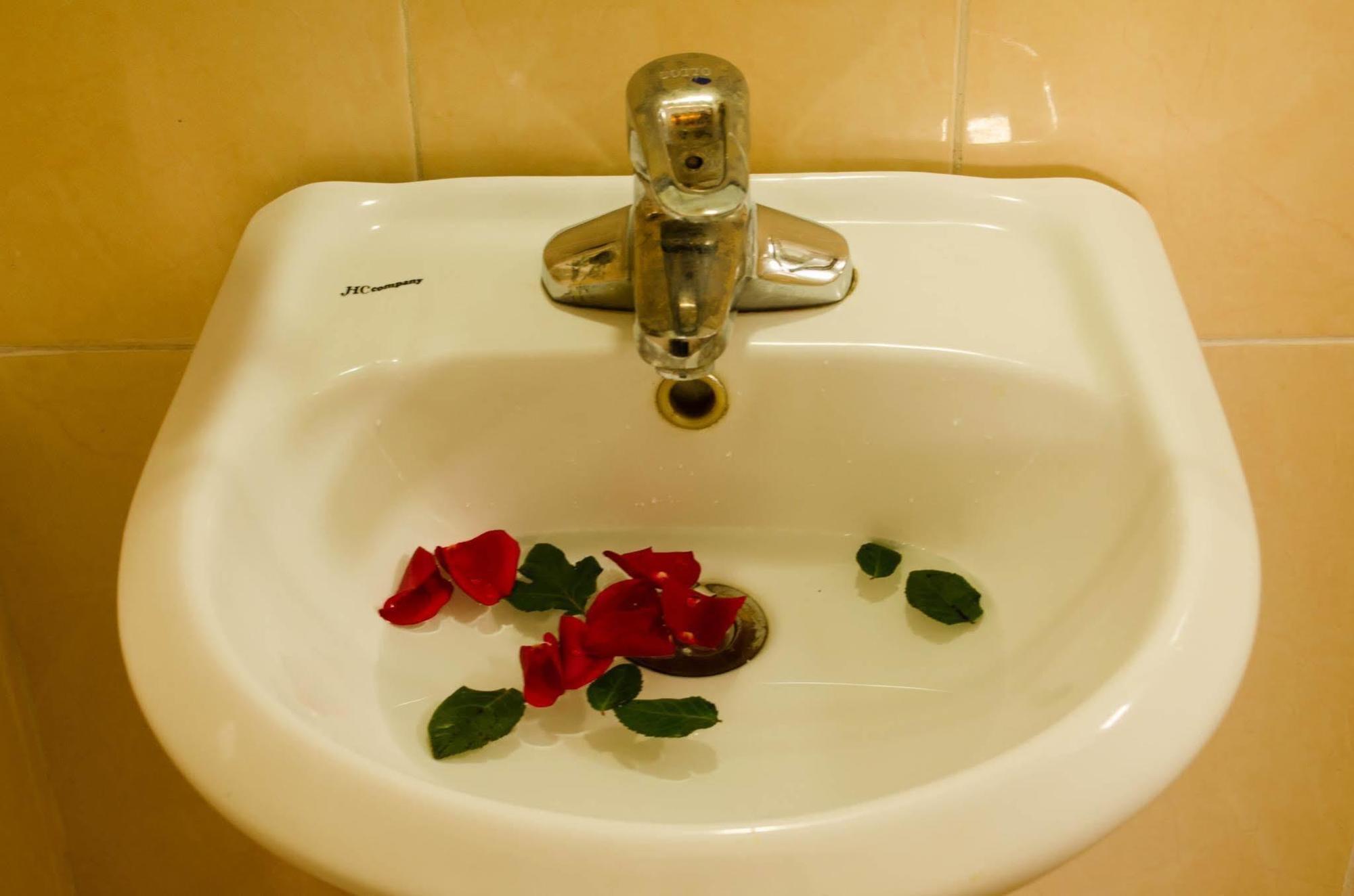 Nhu Phu Hotel Hue Buitenkant foto